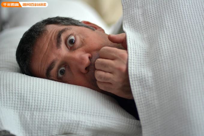 肝不好的人，睡眠时有4种迹象，占1个，要注意养肝(图4)